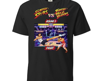Camiseta unisex de tejido grueso teñida en prenda de San Antonio Spurs VS Portland Trailblazers, camiseta gráfica de pelea callejera, primera ronda de playoffs de la NBA