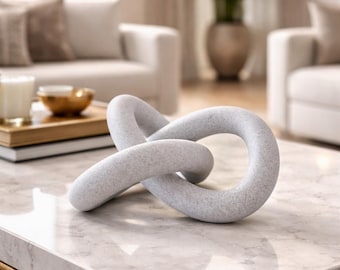 Modern knutskulptur – minimalistisk soffbordsdekor, abstrakt heminredning, neutral modern inredning