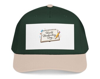 Ilustración de cuaderno para el Día Mundial de la Escritura a Mano con gorra de béisbol y lápiz