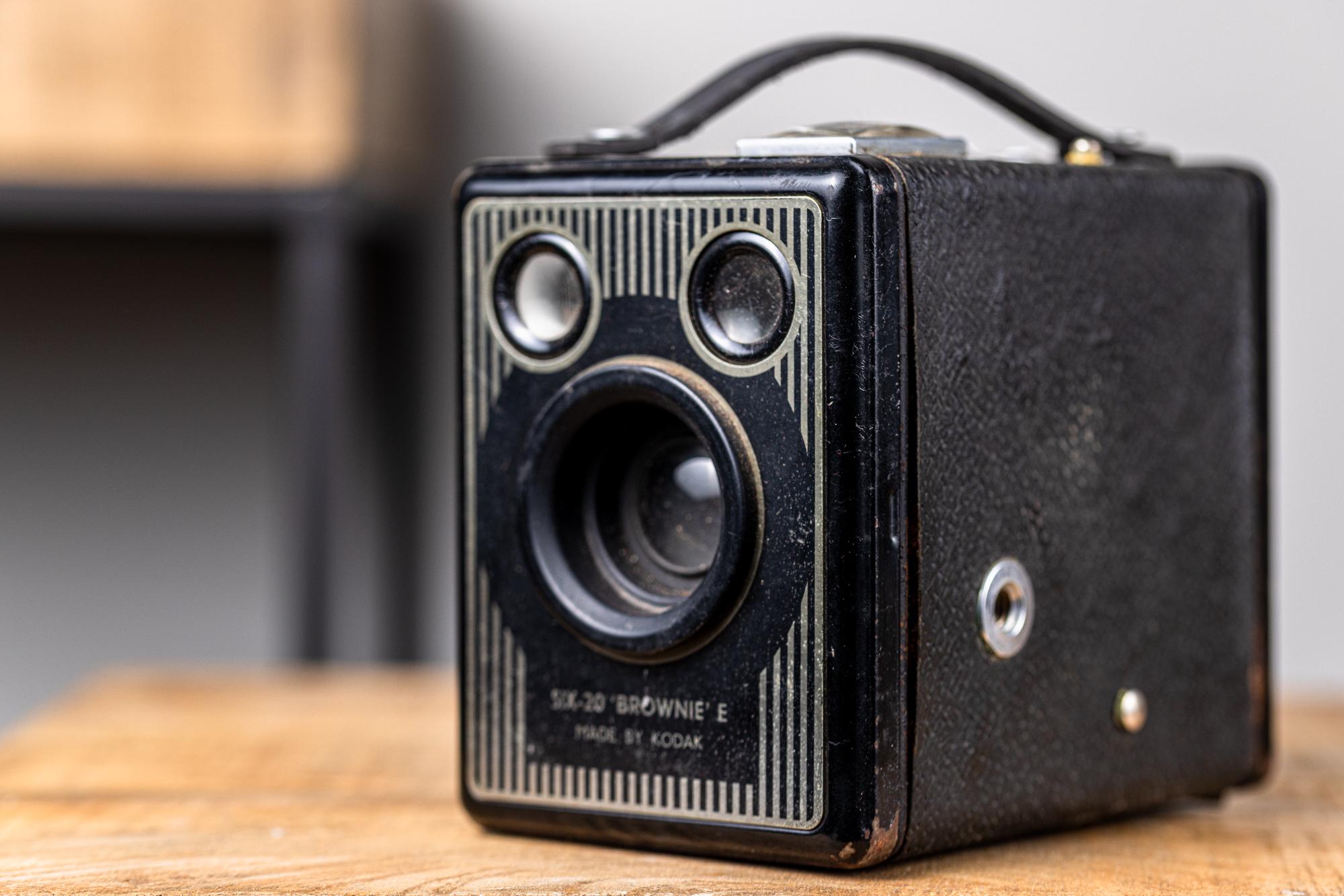 Vintage Kodak Brownie E Camera | 1950s Bakelite Box Camera - With