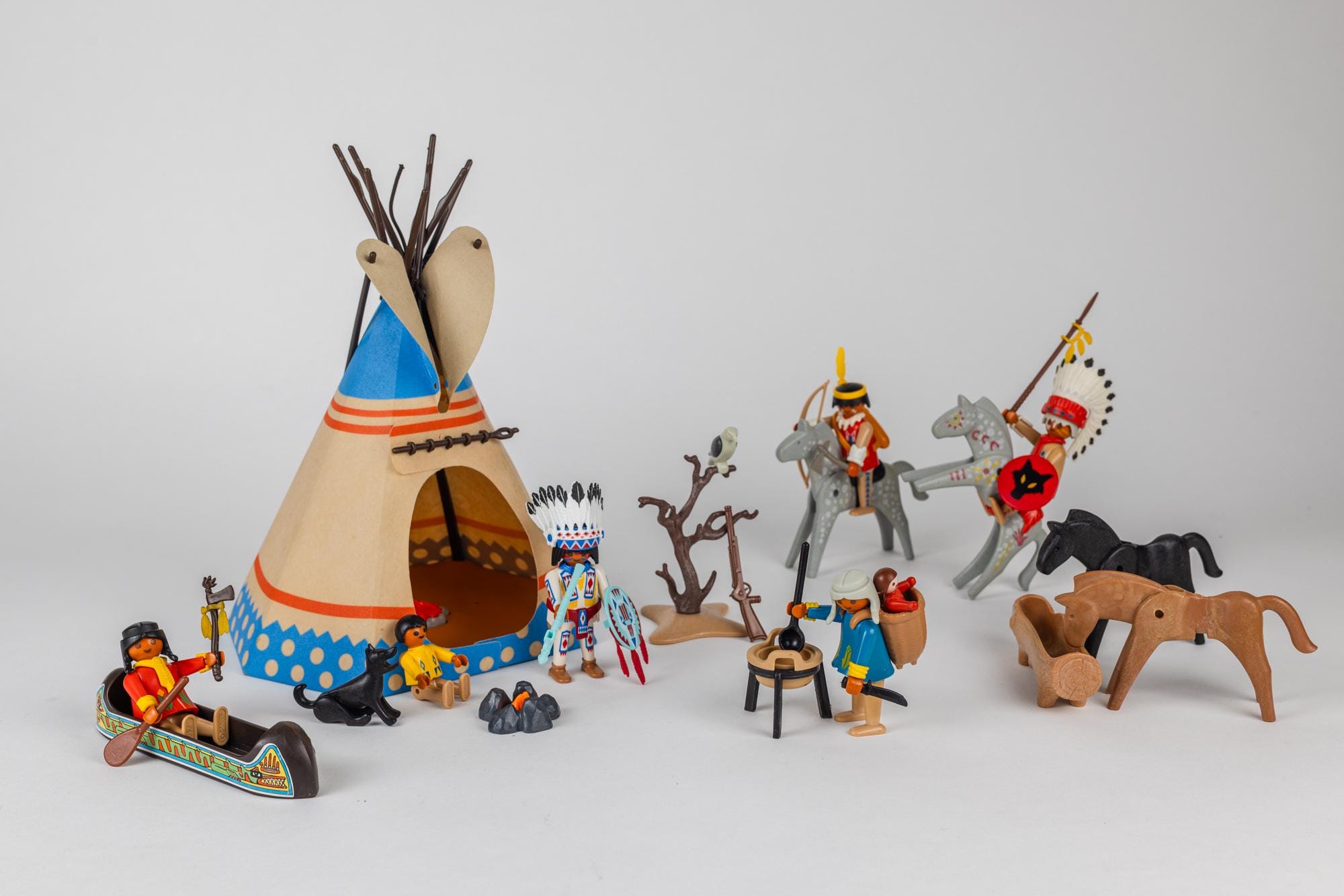 Vintage Playmobil Native American Camp – Tipi, Canoe, Horses