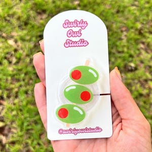 Martini Olive Glitter Magnetic Kindle Grip - Phone Holder Accessory - Foodie Aesthetic Magnetic Phone Stand