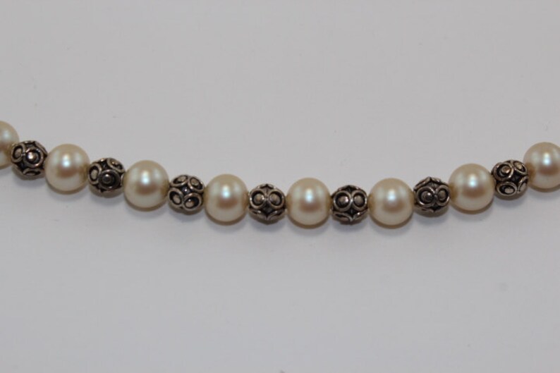 Silver Tone Bead Matching Necklace and Bracelet Set with Single Pearl main image 1