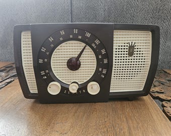 1955 Bakelite Brown Zenith Tube Table AM FM Radio Model Y723