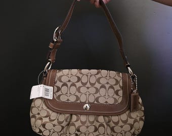 vintage Coach Brown Khaki Shoulder Bag Logo Accent Snap Closure Large Designer