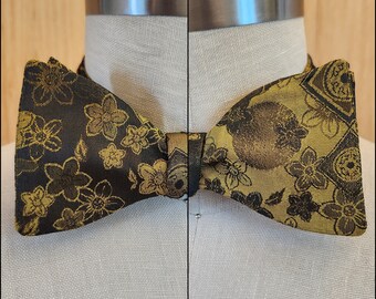 Silk self-tie and pre-tie bowtie | Vietnamese dual-face pure silk | dark gray and gold oriental floral