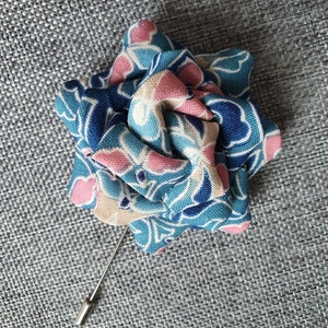 Lapel stick-pin | Vintage Japanese kimono silk | Kanzashi rose | blue and pink geometric pattern raw silk