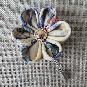 Lapel stick pin | vintage Japanese kimono silk | tiny ivory cherry blossom kazashi *
