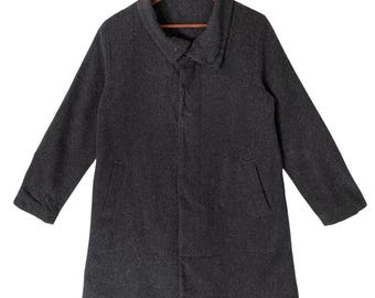 Cappotto lungo grigio antracite Vintage Plantation di Issey Miyake