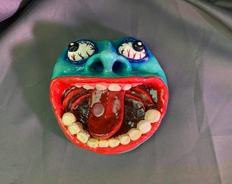 Posacenere con faccia urlante - opera d'arte originale realizzata a mano