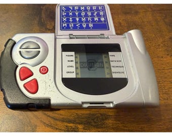 Bandai Digimon D-Terminal 2000 Srebrna przenośna elektroniczna zabawka do gier Vintage