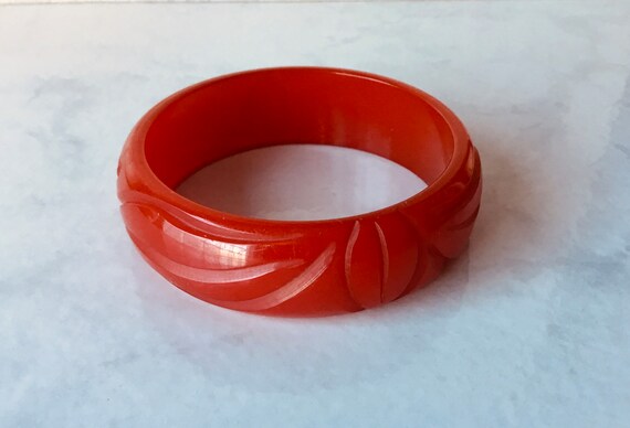 Red on sale bakelite bracelet