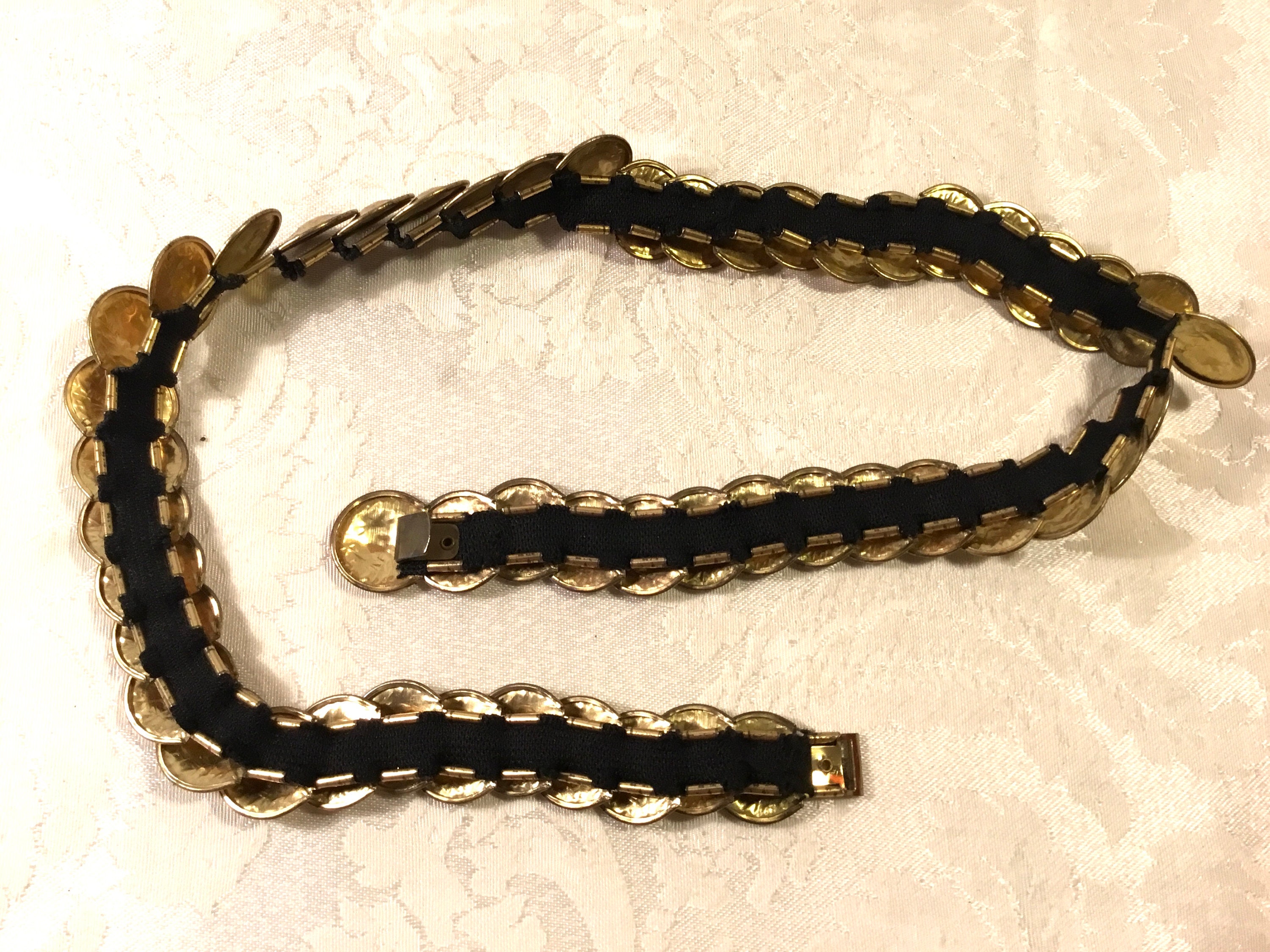 Gold metal disc/coin belt on elastic very chic Vintage Metal Belt Disc Gold Toned Metal Stetch Elastic Belt  main image 3