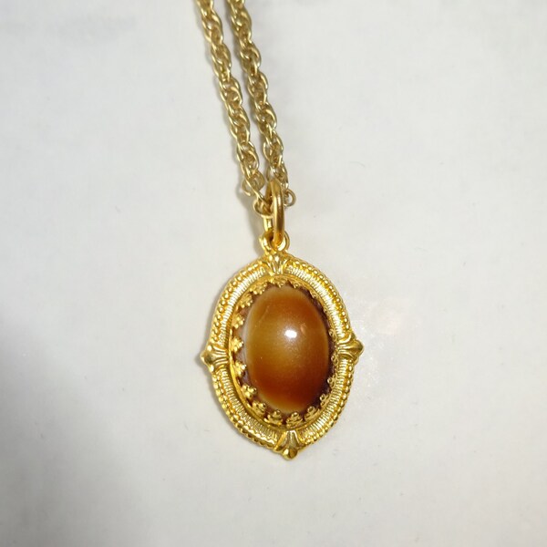 Vintage Tiger Eye Pendant Necklace Tigers Eye Small Oval Gold Tone