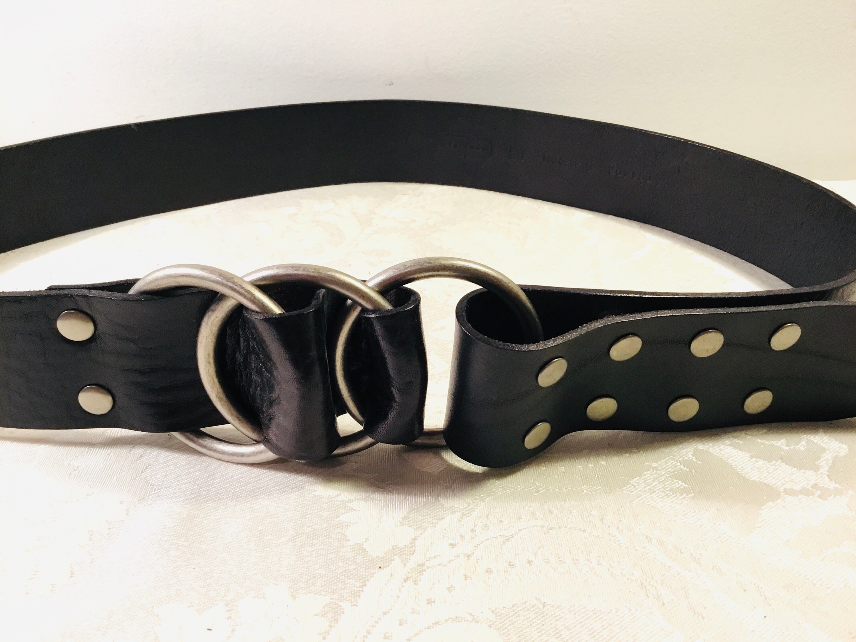 Buy the Mens Black Leather Adjustable Studded Silver-Tone Buckle Waist Belt  Size 32