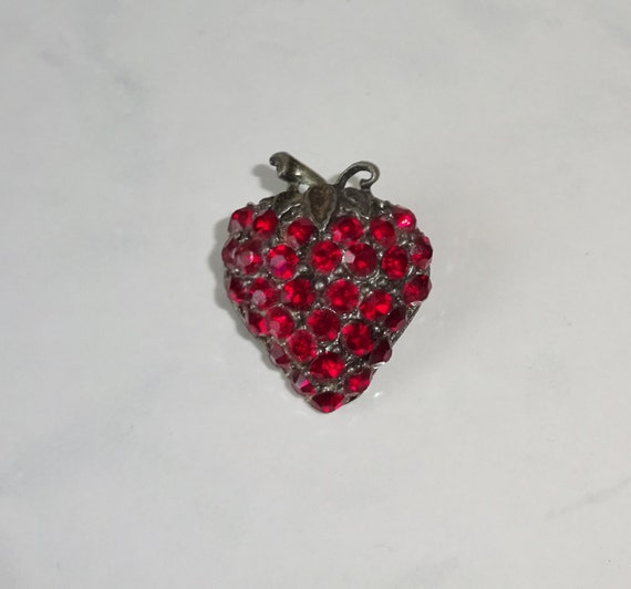 Vintage Brooch Strawberry Rhinestone Strawberry Sh