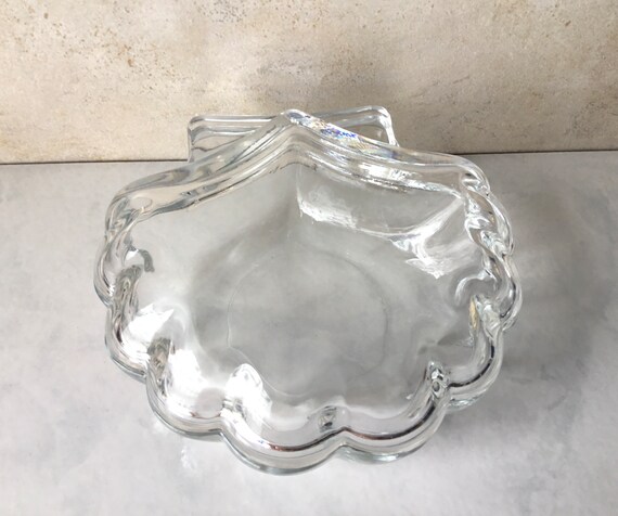 Vintage Glass Jewelry Box Shell Shaped Clear Trin… - image 7