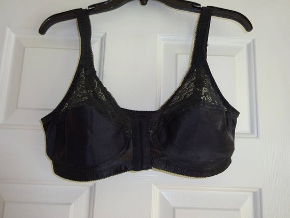 Vintage Bra Black Front Closure Nylon Lace Size 40B Lovable Brassiere -   Canada