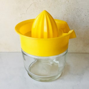 Vintage Juicer Yellow Plastic and Glass Gemco Citrus Juicer