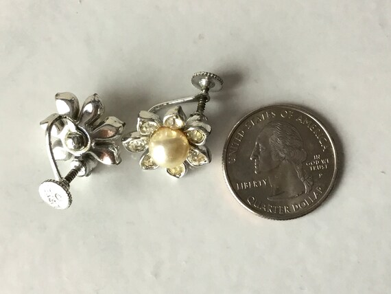Vintage Lisner Pearl and Rhinestones Clip Earring… - image 5