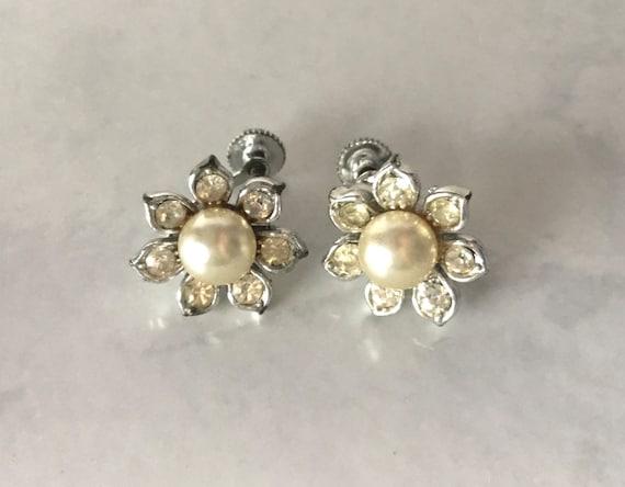Vintage Lisner Pearl and Rhinestones Clip Earring… - image 2