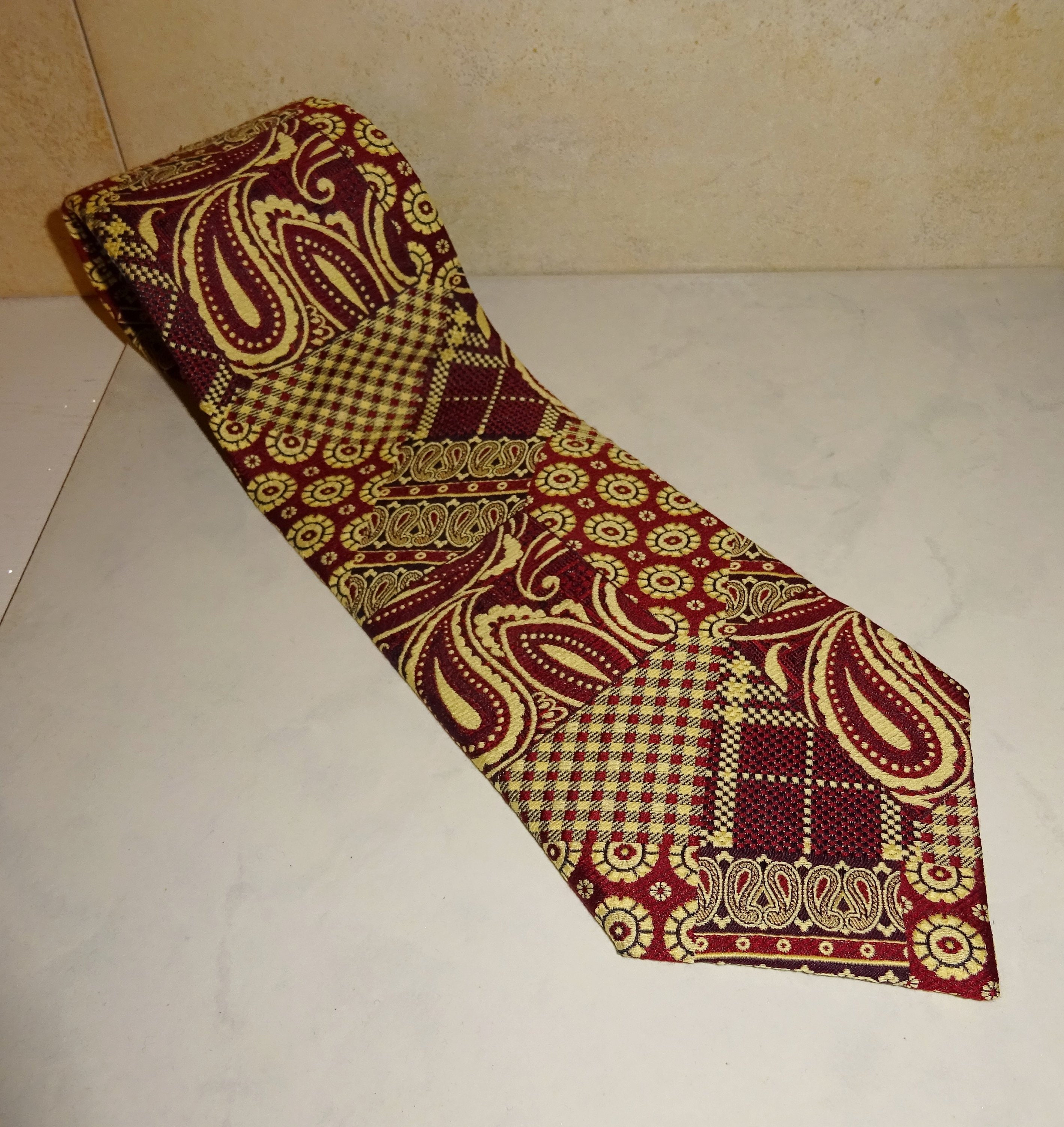 Brass Colored with Medallion Pattern Vintage Necktie Necktie Vintage Meeting Street Tie Silk Tie Hand Made Vintage Men/'s Tie
