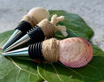 Sorbos junto al mar: tapones de botellas hechos a mano con conchas marinas inspirados en el océano