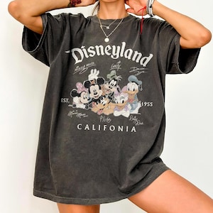 Retro Disneyland Kalifornien Est 1955 Komfortfärgad skjorta, Musse Pigg och vänner Signature-skjorta, Disney semestertröja, Walt Disney World bild 1