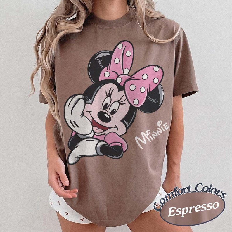 Comfort Colors söt rosa Mini Mouse-tröja, Disney flickresetröja, matchande Mimmiöron-tröja, magisk semesteroutfit i Disneyland bild 7