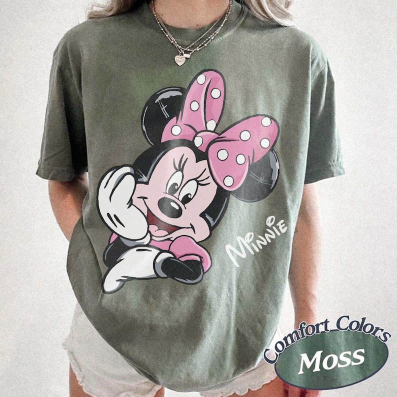 Comfort Colors söt rosa Mini Mouse-tröja, Disney flickresetröja, matchande Mimmiöron-tröja, magisk semesteroutfit i Disneyland bild 8