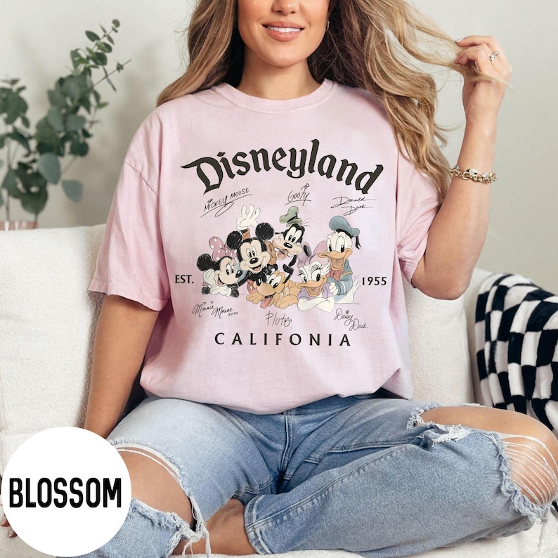 Retro Disneyland Kalifornien Est 1955 Komfortfärgad skjorta, Musse Pigg och vänner Signature-skjorta, Disney semestertröja, Walt Disney World bild 8
