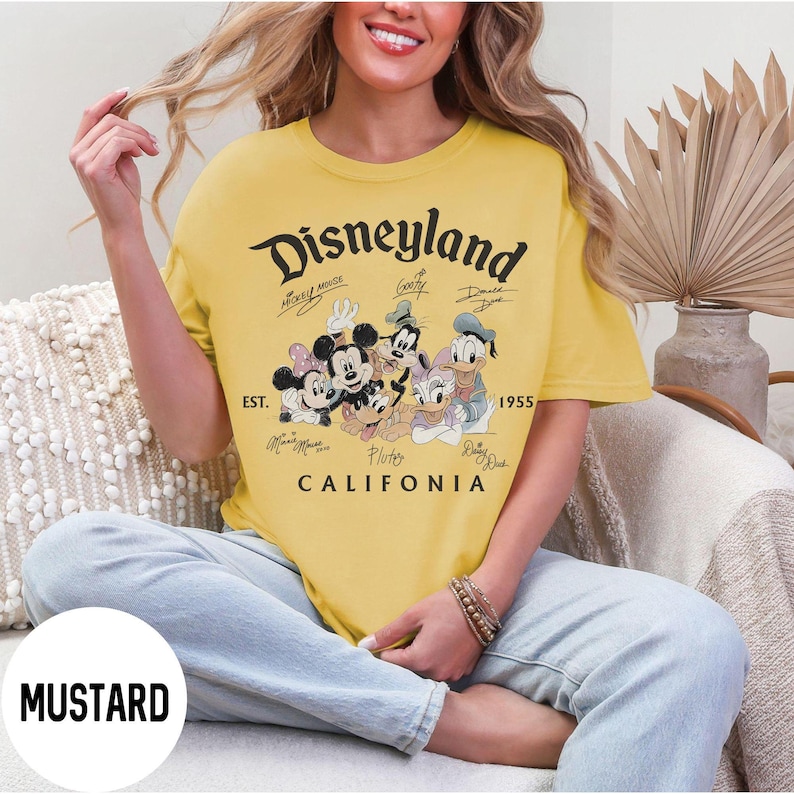 Retro Disneyland Kalifornien Est 1955 Komfortfärgad skjorta, Musse Pigg och vänner Signature-skjorta, Disney semestertröja, Walt Disney World bild 11