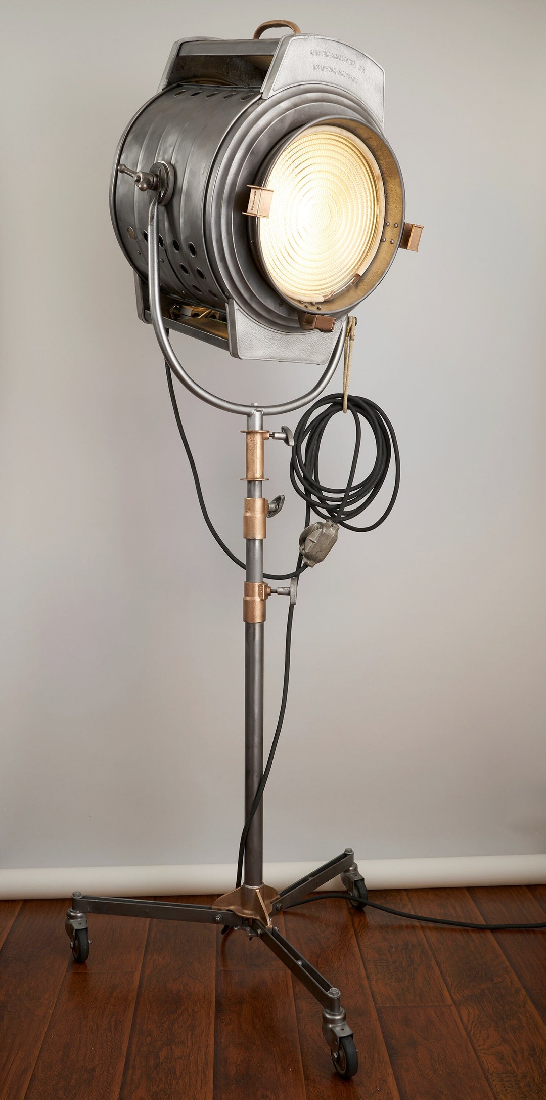 【激レア】ハリウッド スタジオライト Bardwell ＆ McAlister 1960's Bardwell & Mcalister 10K - Repurposed Vintage Hollywood
