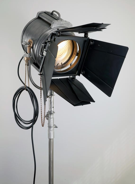 【激レア】ハリウッド スタジオライト Bardwell ＆ McAlister Bardwell and Mcalister 1960's 2K Hollywood Movie Light - Etsy
