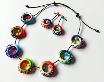 Collier et boucles d’oreilles en argile polymère, art portable