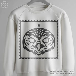 Könnte beinhalten: Ein Satz von drei Keramik-Nisttöpfen in Blau-, Grün- und Weißtönen. Die Schalen haben eine gesprenkelte Glasur und ein schlichtes, modernes Design. Die größte Schüssel hat einen Durchmesser von etwa 15 cm.