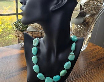 Naszyjnik z bryłkami naturalnego turkusu w kolorze niebieskiego jajka rudzika, 28 cali