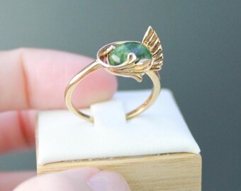 Vintage 10k Yellow Gold Nephrite Jade -Sculptural Leaf Design - Natural Solitaire Jade Ring- SIZE 9.75
