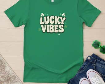 Retro Lucky Vibes St Patricks Day Shirt – Groovy Kelly Green Tee