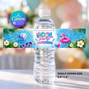 Può includere: Una bottiglia d'acqua con un'etichetta decorativa per una festa in piscina. L'etichetta presenta uno sfondo d'acqua blu con una palla da discoteca, occhiali da sole, un galleggiante fenicottero rosa e le parole "Pool Party!" e "Olivia's 8th Birthday". L'etichetta misura 21,6 cm x 5,1 cm.