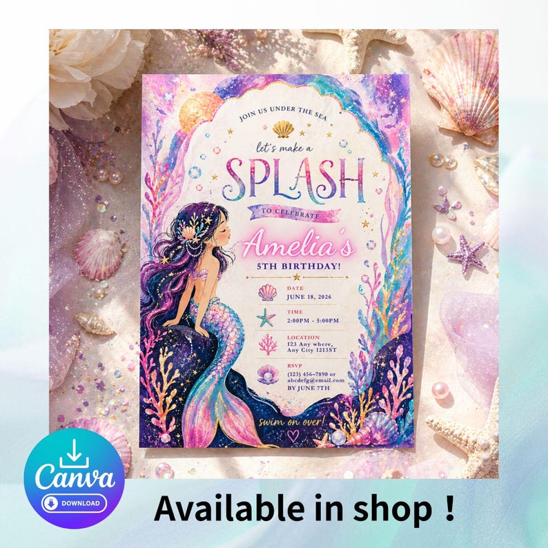 Puede incluir: Una colorida invitaci&oacute;n para una fiesta de 5&ordm; cumplea&ntilde;os con tem&aacute;tica de sirenas. El dise&ntilde;o presenta una ilustraci&oacute;n de sirena, el texto "Let's make a SPLASH" y detalles de la fiesta. La invitaci&oacute;n est&aacute; adornada con conchas marinas y estrellas de mar. El texto "Available in shop!" est&aacute; abajo.