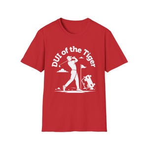 DUI des Tiger Golf Shirt | Golfer Swing Graphic Tee | Dunkel