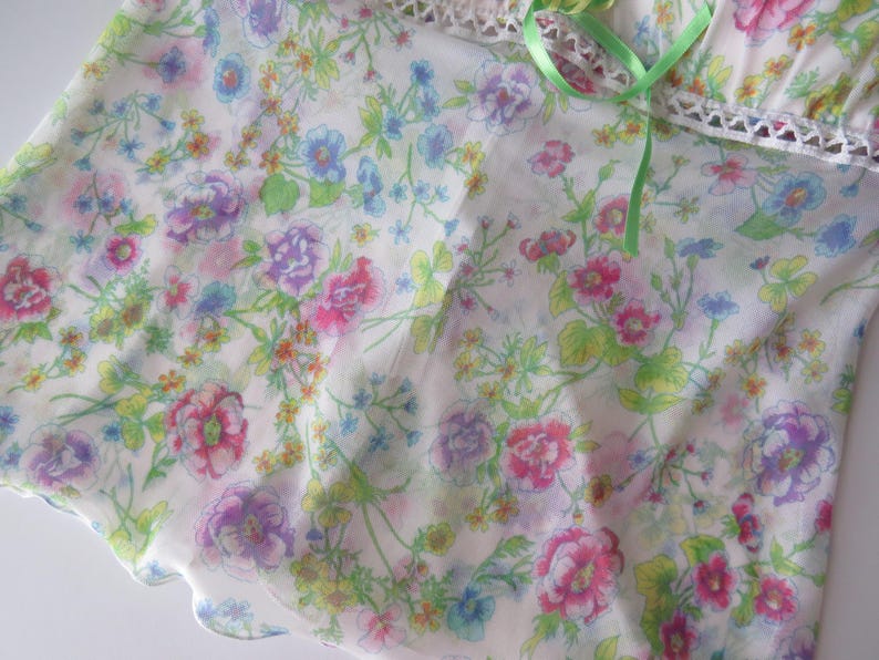 Vintage 00s Italian Intimissimi Wildflower Floral Mesh Bustier, Green and Pink, Bow, Crochet Details image 4