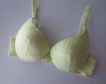 Vintage Victoria's Secret 34C Lime Pistachio Green Lace Mesh Push Up BH, 2000s / 00s