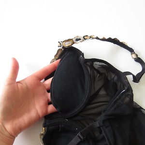 Conjunto vintage italiano de bustier y tanga Intimissimi - bordado en oro y plata, 2005 imagen 12