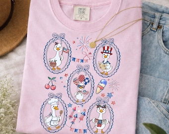 Preppy Patriotic Goose Comfort Colors Shirt, Coquette Bow Oval Frame Summer Tee, Cute 4th Of July Independence Day American Goose Outfit