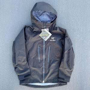 Arcteryx Alpha SV Jacket – Waterproof Windproof Outdoor Hiking Shell
