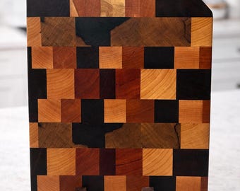 End Grain Cutting Board – Walnut, Padauk, Cherry, Black Limba, Maple – Chiselin Dixie
