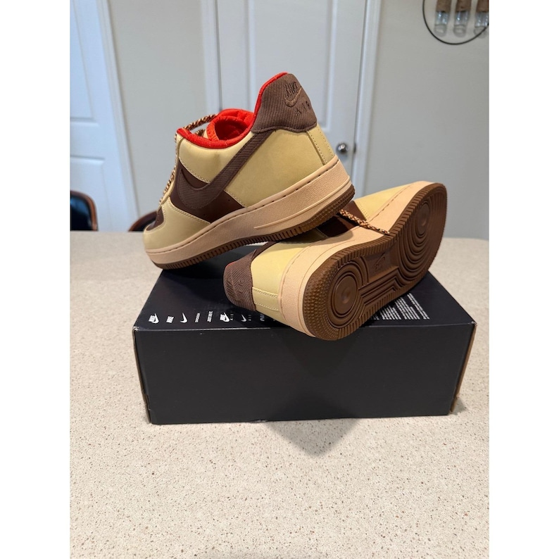 sneaker nike/air force 1'07/ tan-cacao/men size 10.5/hq3447222/bx no lid image 6