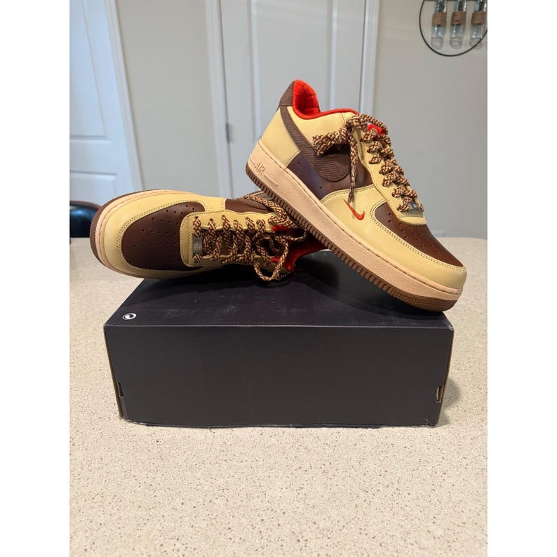 sneaker nike/air force 1'07/ tan-cacao/men size 10.5/hq3447222/bx no lid image 7